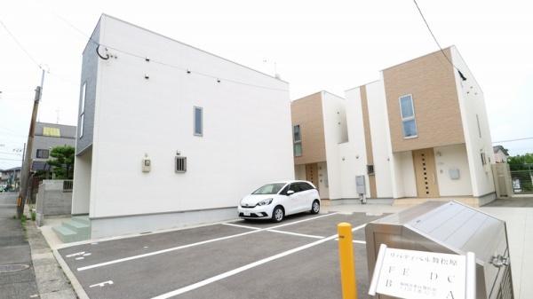 福岡市東区舞松原１丁目のタウンハウス