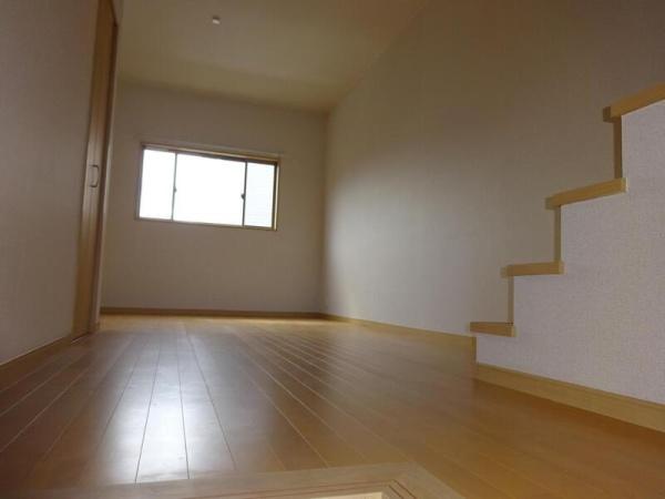 福岡市東区千早４丁目のアパート