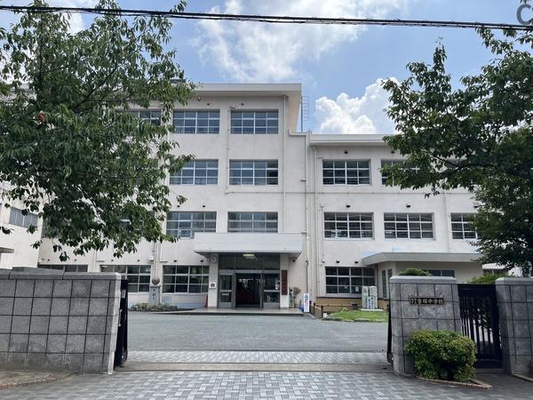福岡市東区馬出１丁目のアパート(福岡市立吉塚中学校)