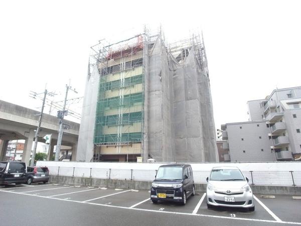 ラファセエスティ―ロ箱崎駅前