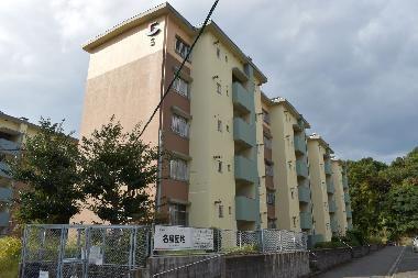 福岡市東区名島３丁目のアパート