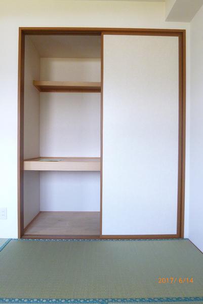 クレセント・モア