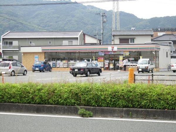 フリーデン安居野　G棟(セブンイレブン久留米山川店)