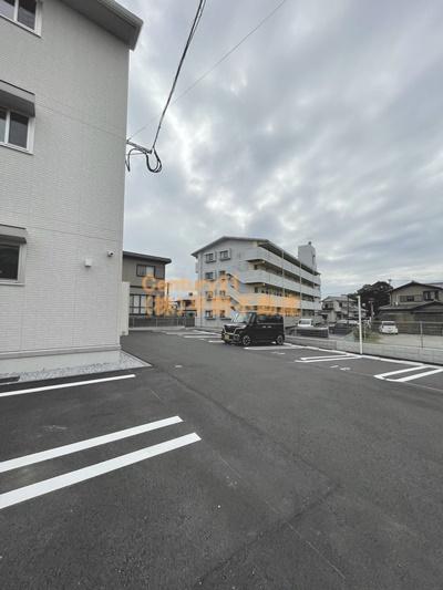 フリーデン国分(駐車場)