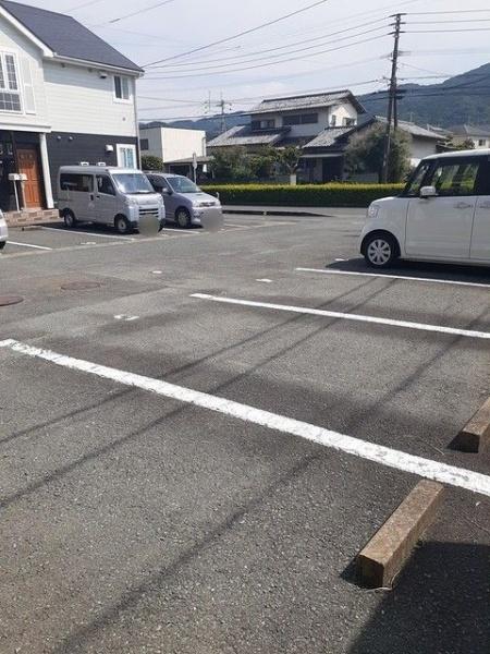 クレストール花の木　B棟