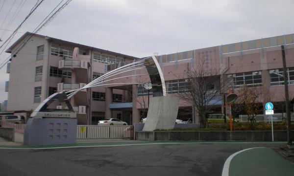 サンセール壱番館(久留米市立鳥飼小学校)