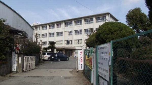 オッツ梅満2　B棟(久留米市立江南中学校)