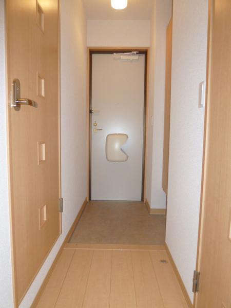 レジデンスTamaya A棟(玄関)