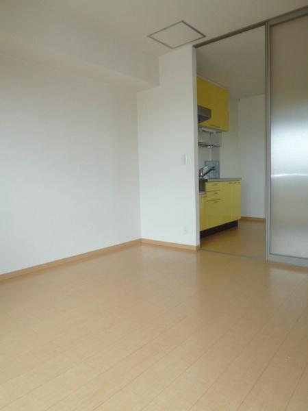 レジデンスTamaya A棟(リビング)