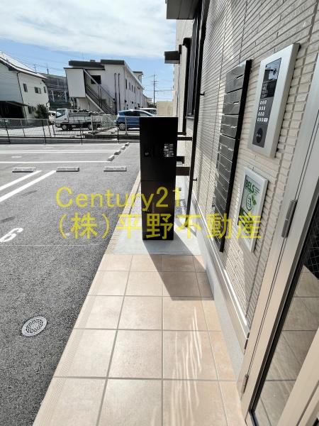 ラ・ルーチェ宮の陣駅前