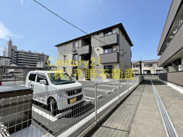 ラ・ルーチェ宮の陣駅前