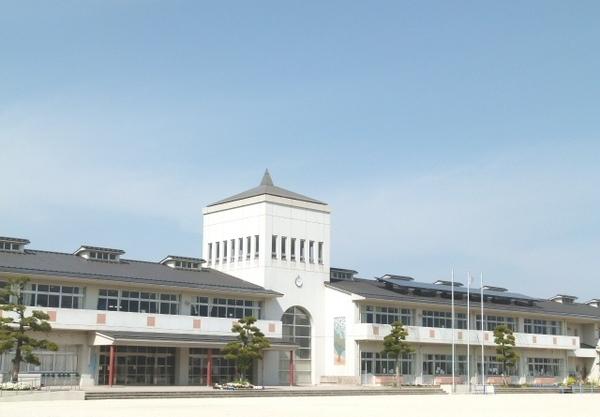 ハーモニーハイツ C棟(久留米市立北野小学校)