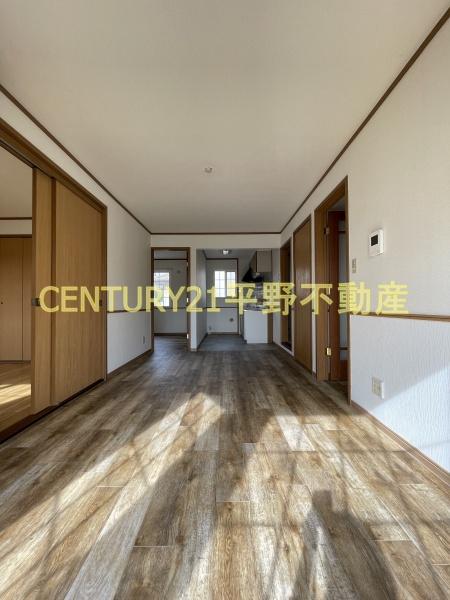 ビイラ・ファイン B棟(リビング)