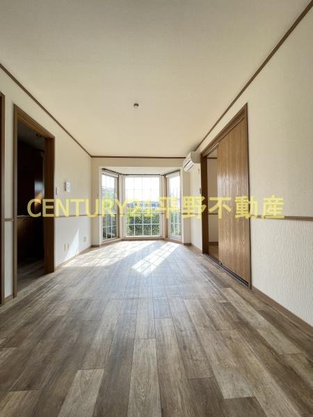 ビイラ・ファイン B棟(リビング)