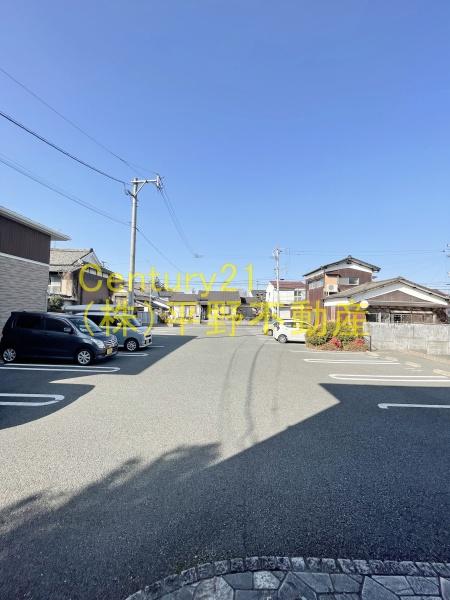 ストロベリー　フィールズ　B棟