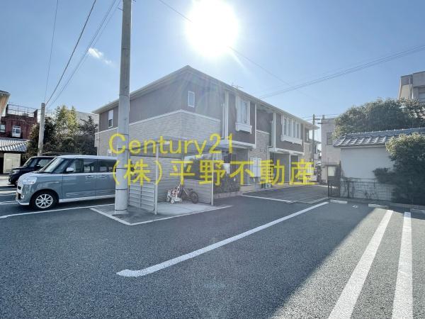 ストロベリー　フィールズ　B棟