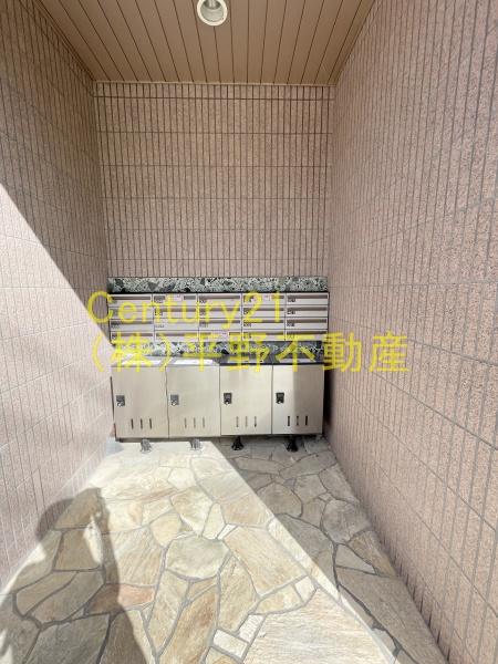 R-BLDG03