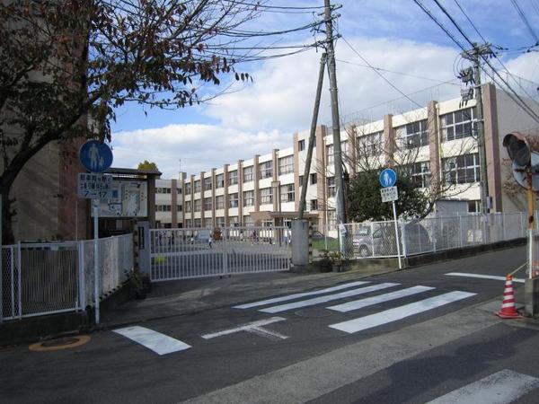 プレミスト A棟(久留米市立高良内小学校)