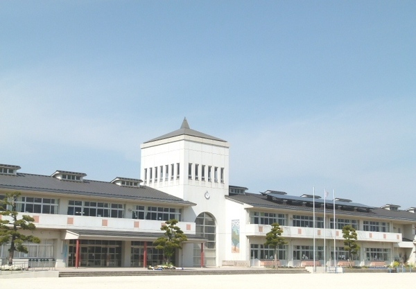 プロムナード・コスモス(久留米市立北野小学校)