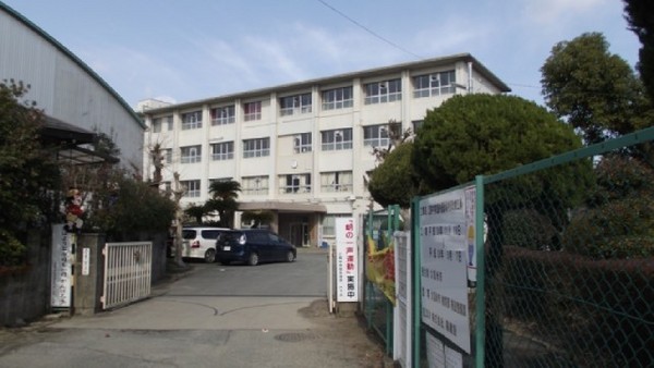 ペルラディアマンテ　B棟(久留米市立江南中学校)