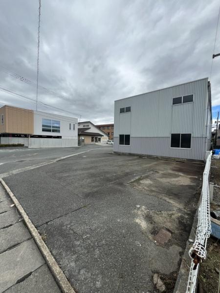 東合川七丁目倉庫付き事務所