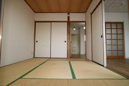 ロウタスビル