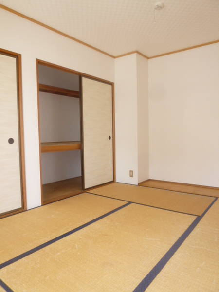 ホワイトハイツYAMASAKI