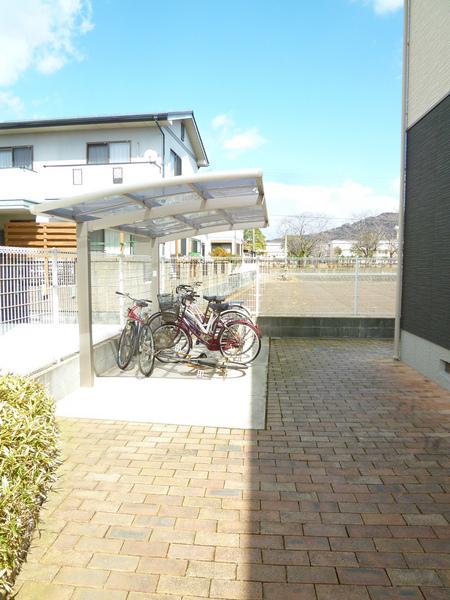 シャーメゾン高良内　A棟