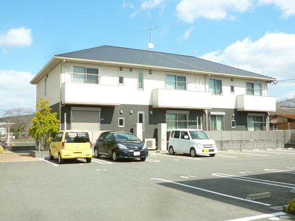 シャーメゾン高良内　A棟