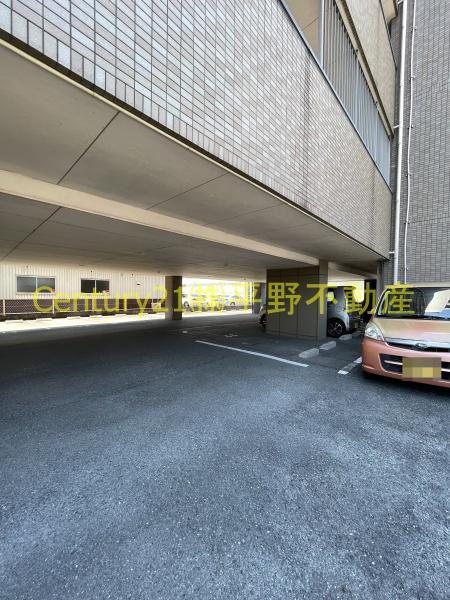 ローズガーデン2(駐車場)