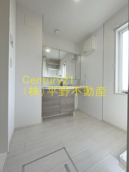 LilyGold（リリーゴールド）