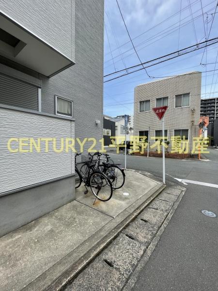 シャンテ・ローズ　イースト