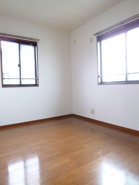 ディアス山川　A棟