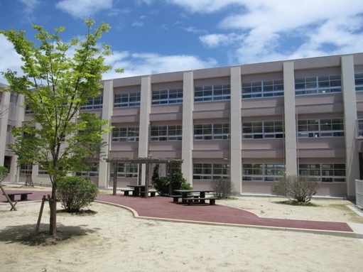 セジュール大善寺　B棟(久留米市立筑邦西中学校)