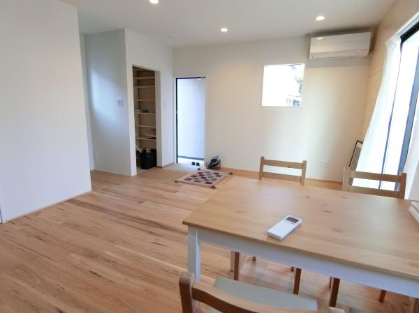 SOUDAKOUMUTENHOUSE