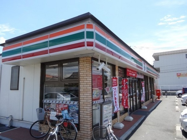 フィーリックス御井町(セブンイレブン久留米御井町店)