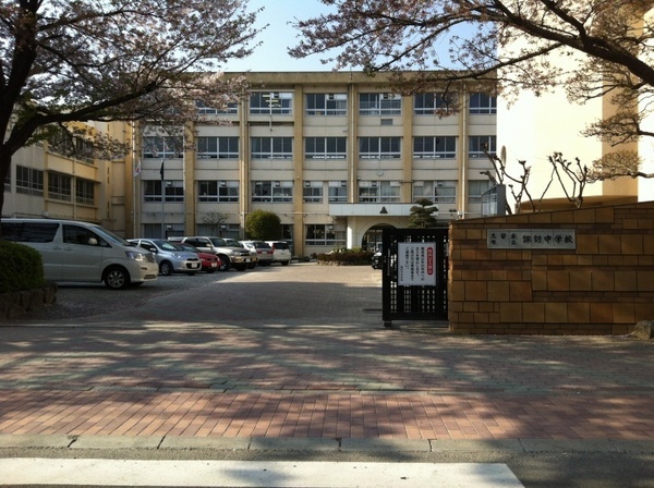 久留米市東町のマンション(久留米市立諏訪中学校)