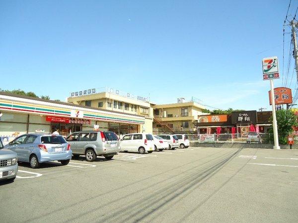 レピュート中村(セブンイレブン久留米上津町店)
