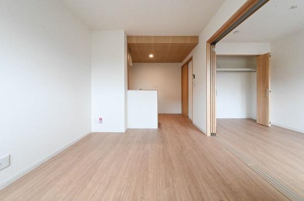 Y’sスクエア梅満町