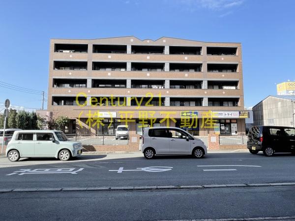 R-BLDG03