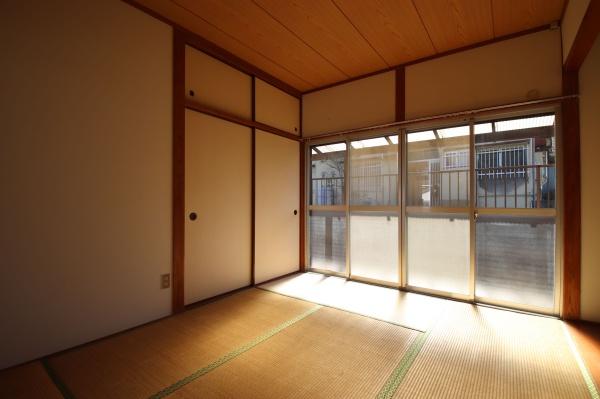 山川町貸家