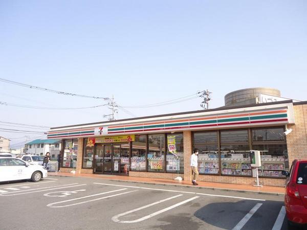 アザレアハイツ江崎(セブンイレブン久留米新合川店)