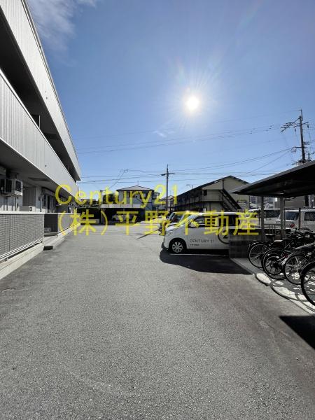 プリムローズ(駐車場)