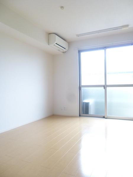 アヴリル(リビング)