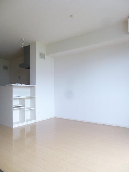 アヴリル(リビング)