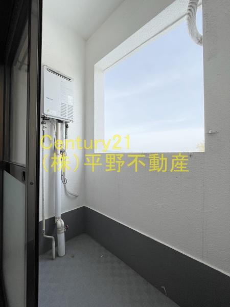 アンジェ大学前