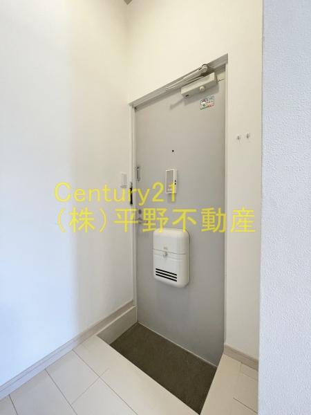 アンジェ大学前
