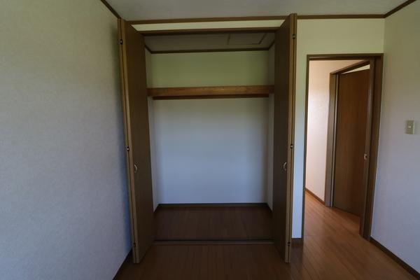 ファミール頴田