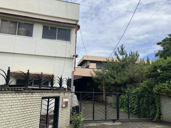 秋松倉庫付戸建て