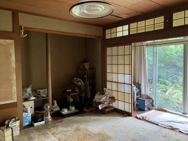 秋松倉庫付戸建て